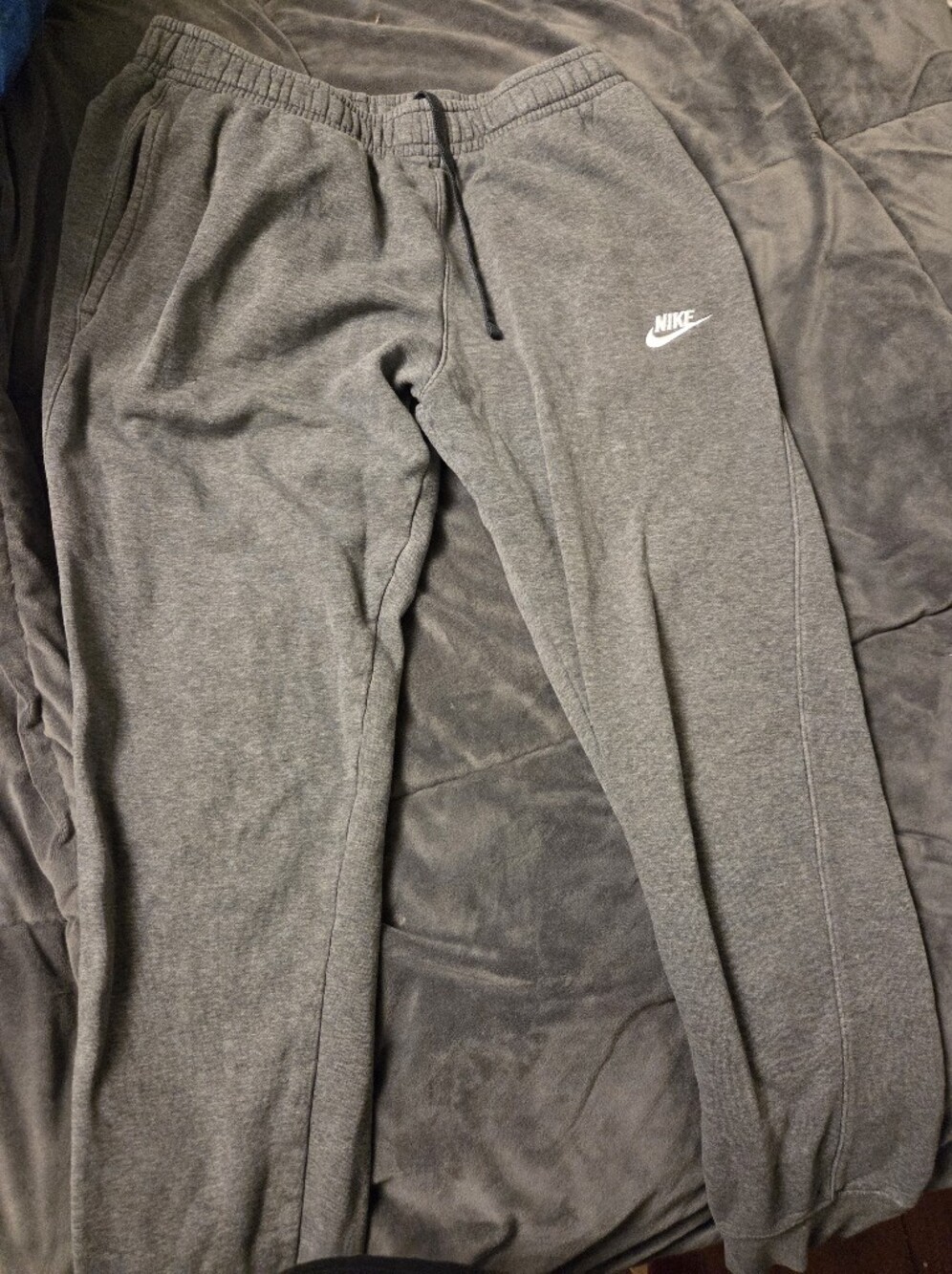 Nike Men's Gray Fleece Jogger Pants - Comfortable Activewear